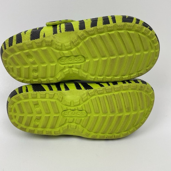 Crocs Zebra Print Fuzz Lined Clogs Mens 6 Womens 8 Neon Green Black Shoes - Picture 9 of 13